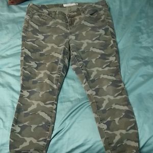 Torrid camo skinny leg capris